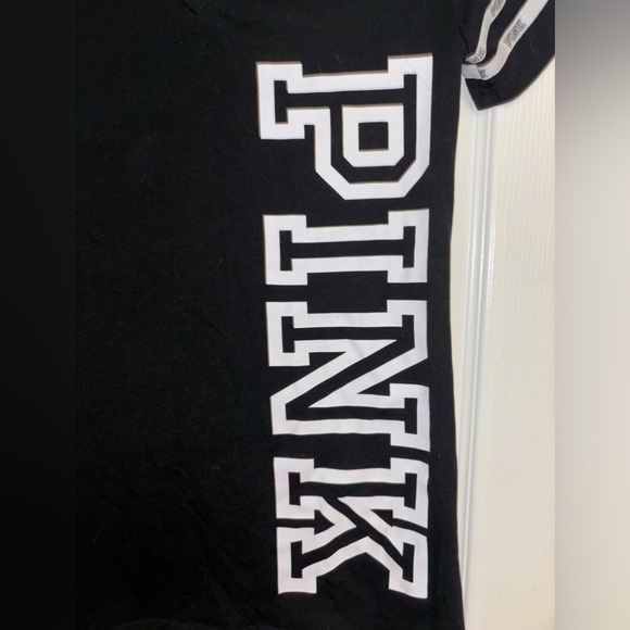 PINK VS • XS T-Shirt - Picture 2 of 6